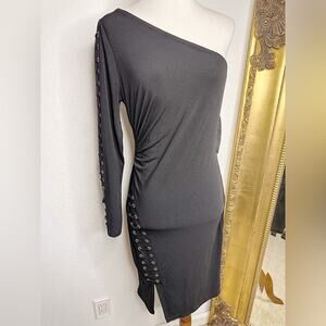 NWT Carmen Marc Valvo Cut And Sew Dress in Black One Shoulder Size Small